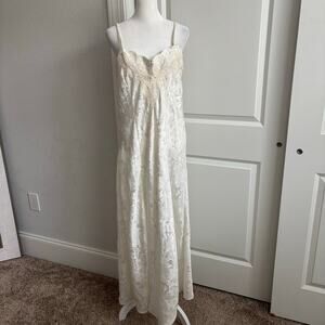 Victoria's Secret VTG 90s Gold Label White Lace
Satin Maxi Slip Dress L Fairy
